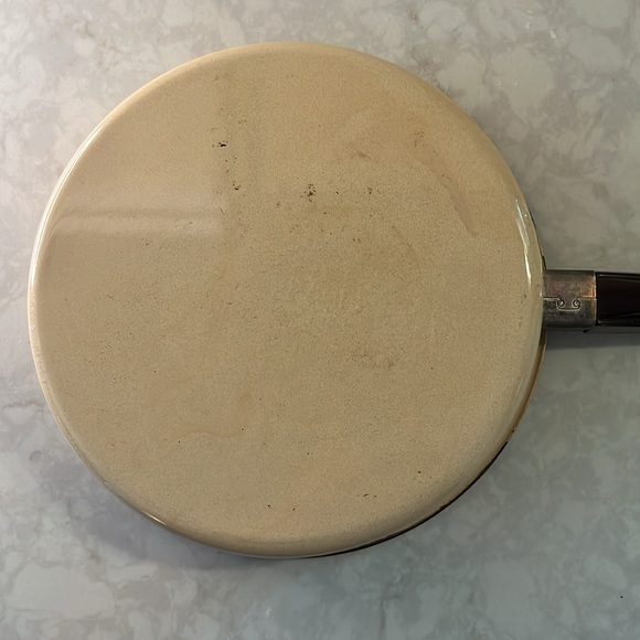 Vintage 10”inch enamel 1970’s skillet with Mushroom and fruit design. - Picture 4 of 8